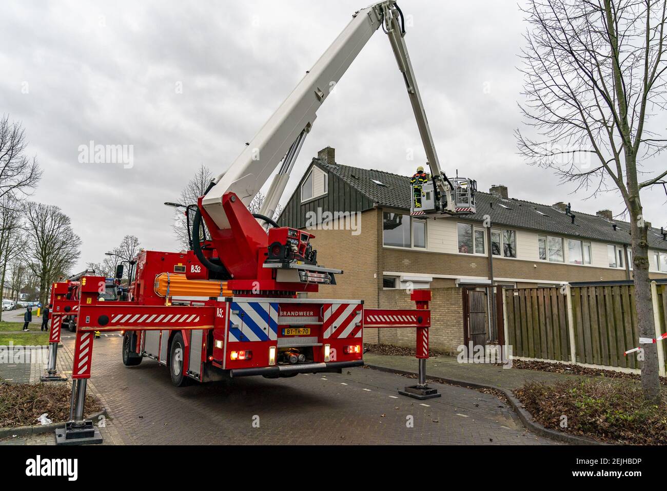 OOSTERHOUT 09 02 2020 dutchnews Storm damage due to storm Ciara