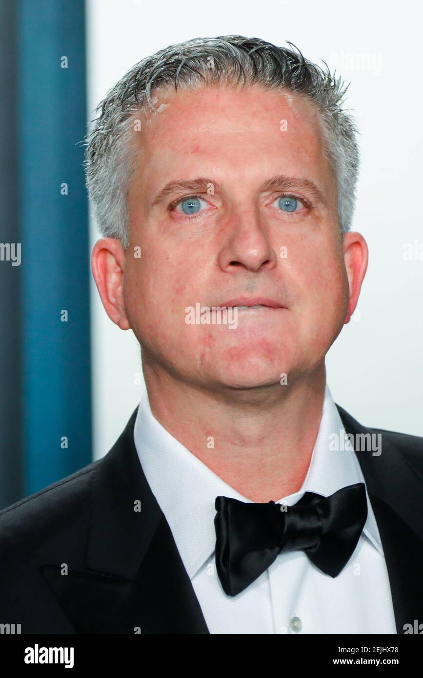 Bill Simmons walking on the red carpet at the 2020 Vanity Fair Oscar