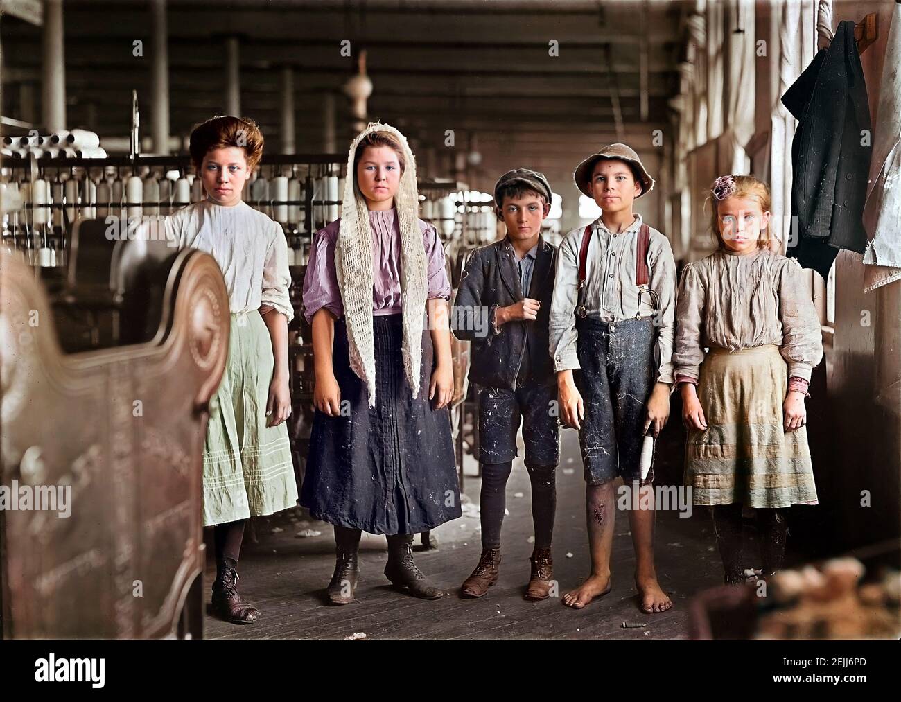 Colourised Spinners and Doffers in colour at Lancaster Mill South Carolina by 1908 Stock Photo