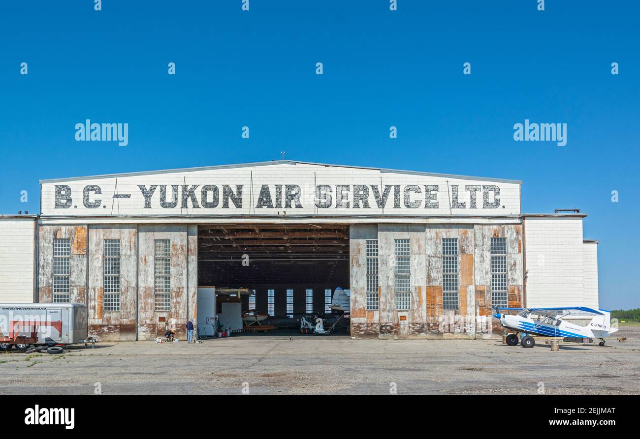 Canada, Yukon, Watson Lake Airport, hanger built 1943 Stock Photo