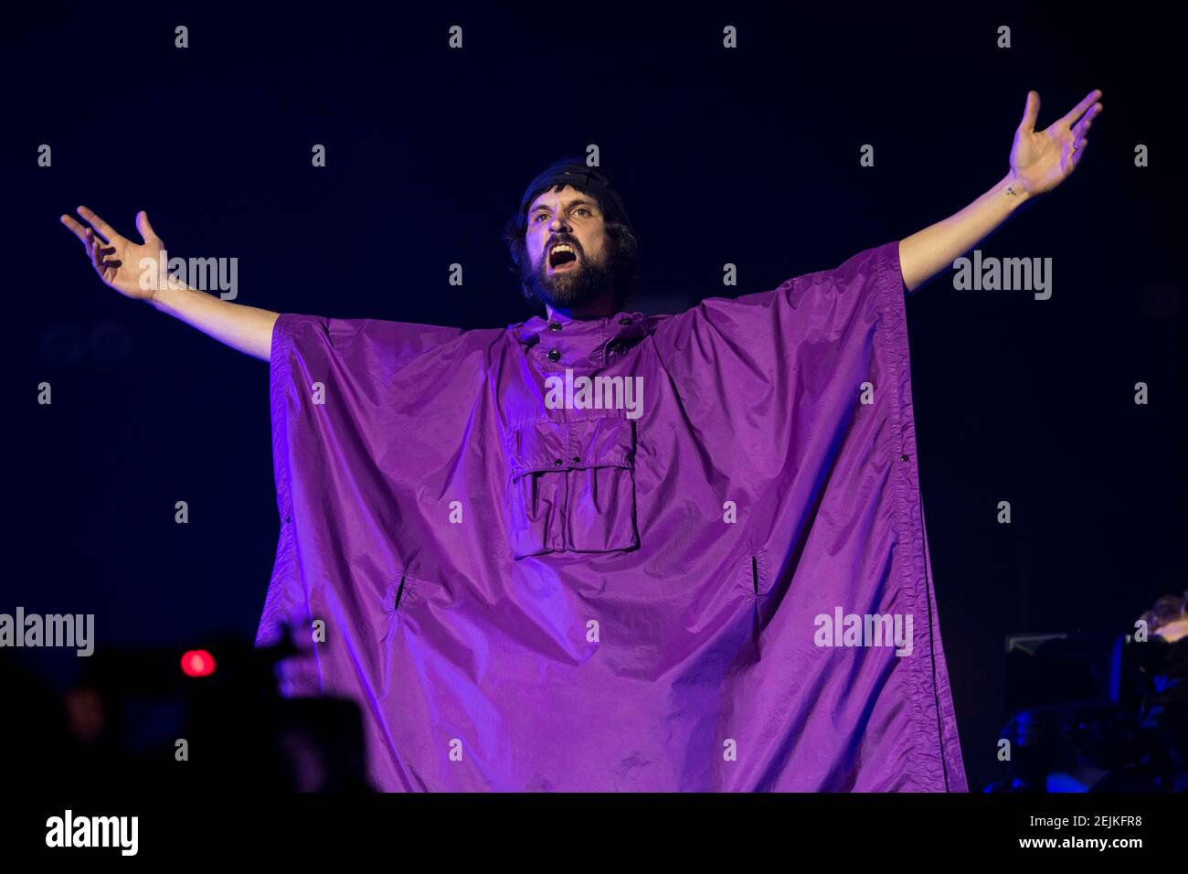 Sergio Pizzorno of Kasabian performs live at the Isle of Wight festival at  Seaclose Park, Newport. Picture date: Friday 22nd June, 2018. Photo credit  should read: David Jensen/EMPICS Entertainment Stock Photo -