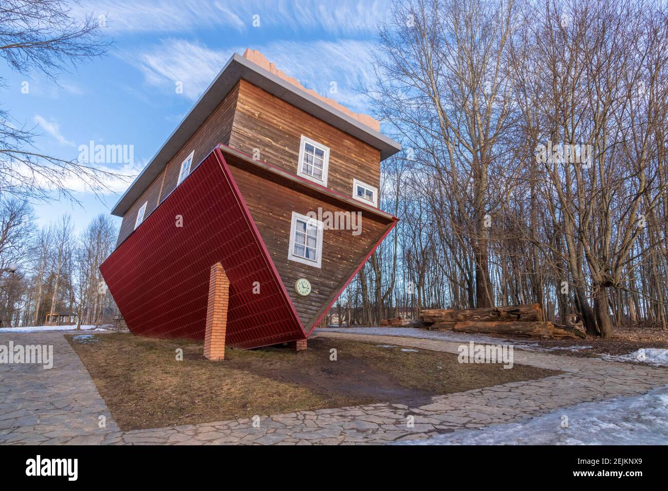 Upside down house architecture hi-res stock photography and images - Alamy