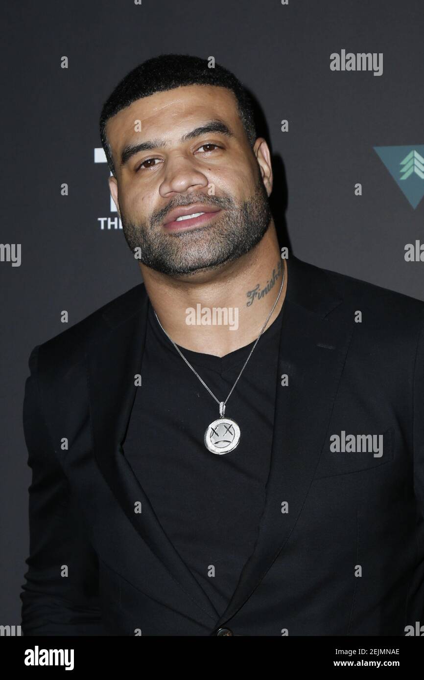 Shawne Merriman walking the red carpet at Floyd Mayweather&rsquo;s 43rd