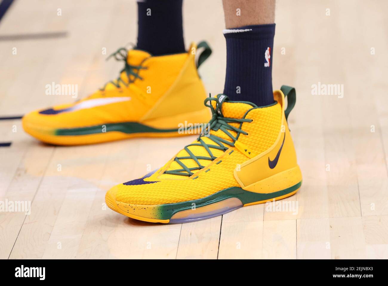 rudy gobert yellow shoes