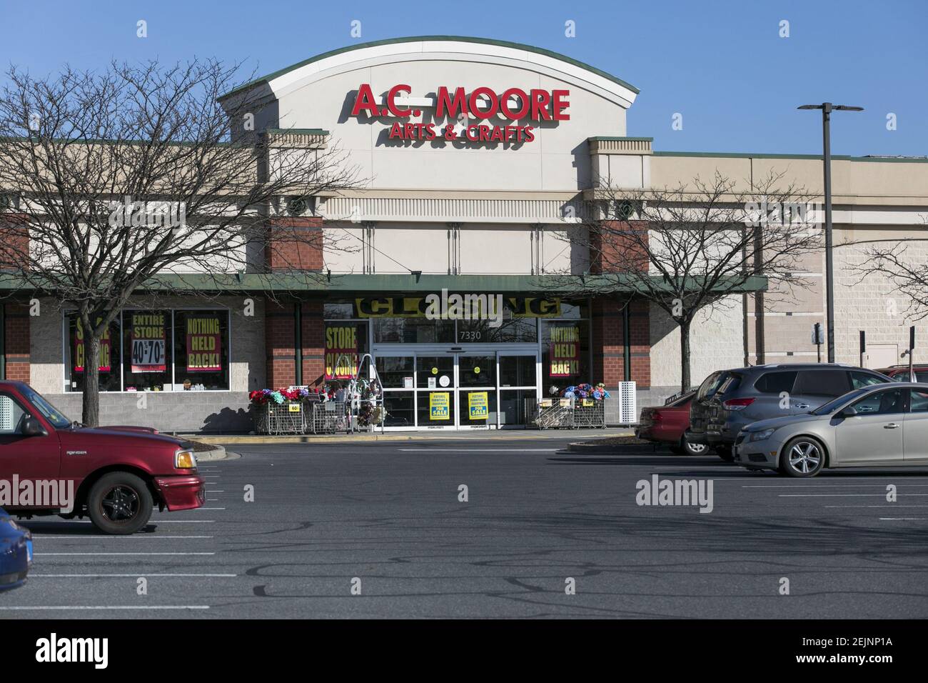 'Store Closing' signage outside of a A.C. Moore retail store location