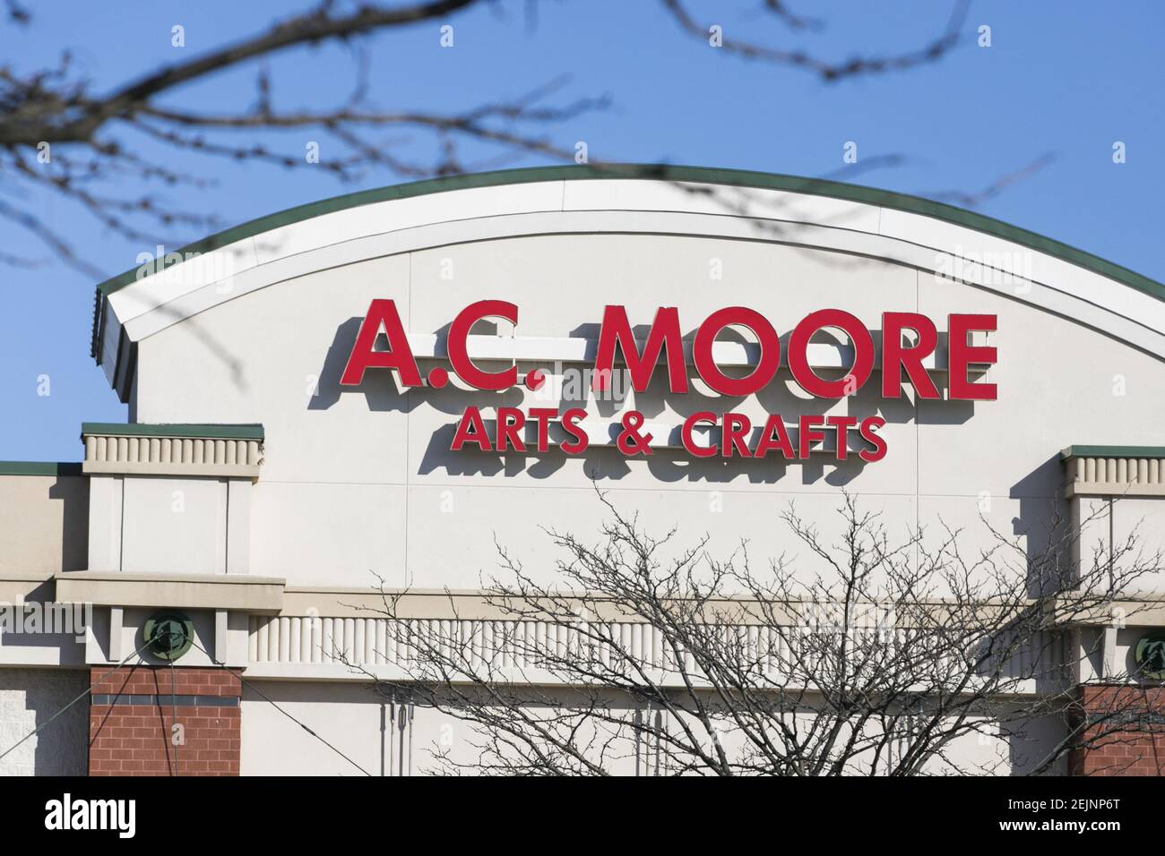 'Store Closing' signage outside of a A.C. Moore retail store location
