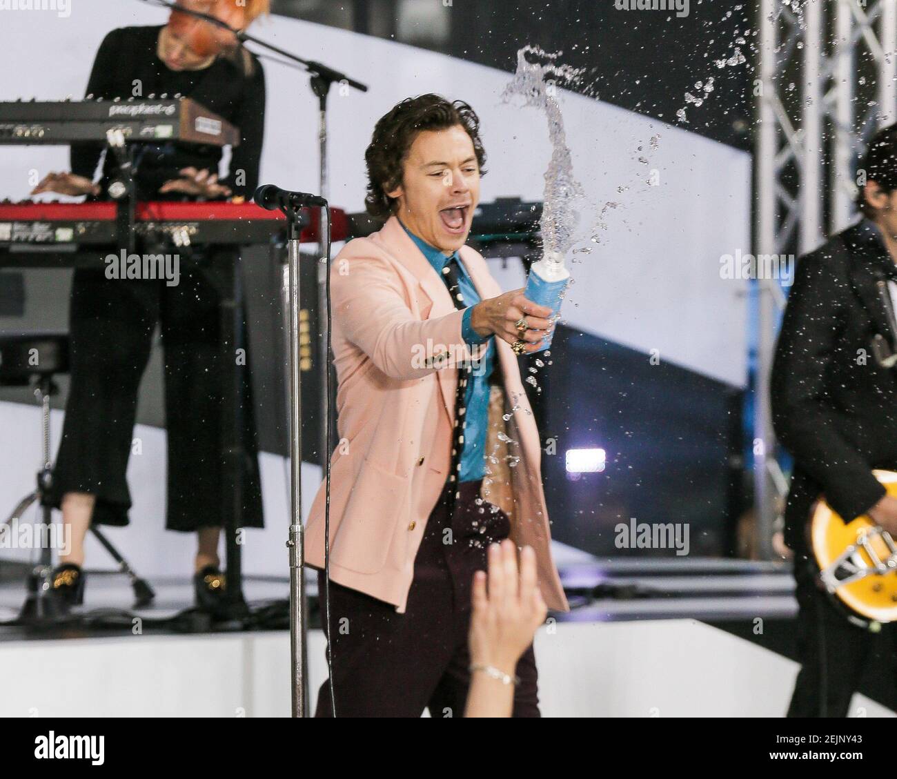 MANHATTAN, NEW YORK CITY, NEW YORK, USA - FEBRUARY 26: Harry Styles