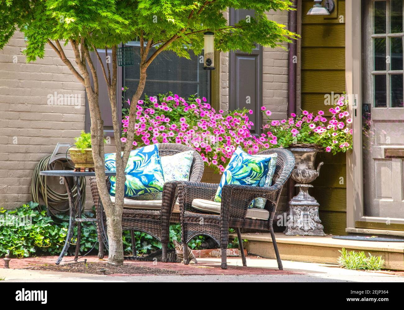 Patio doors garden hires stock photography and images Alamy