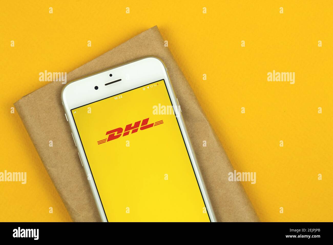 Dhl delivery app hi-res stock photography and images - Alamy