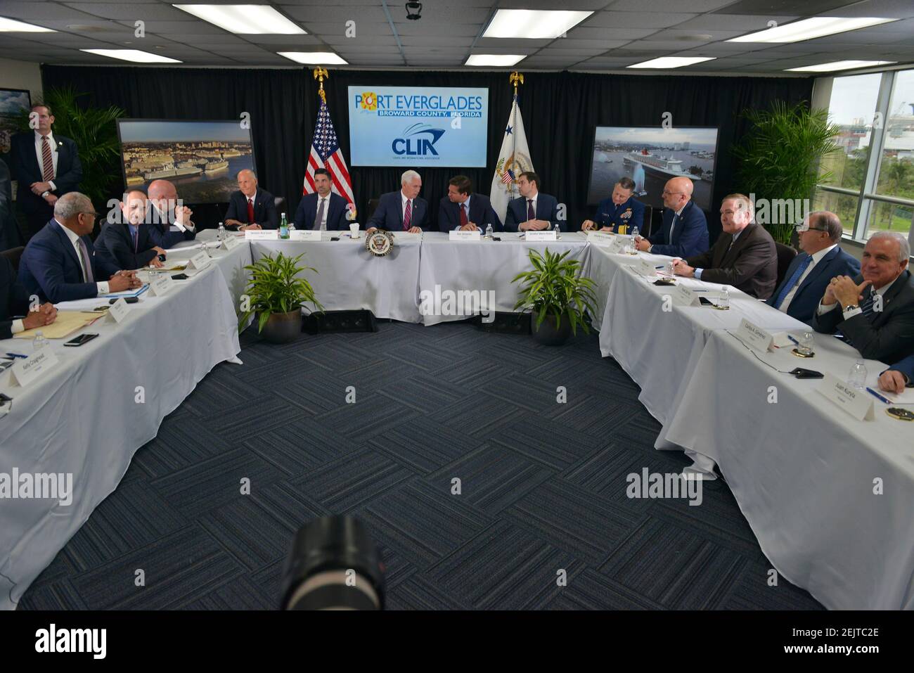 Arnold donald ceo of carnival corporation adam goldstein chairman of
