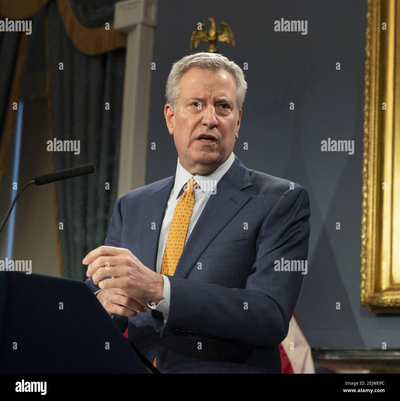 NYC Mayor Bill de Blasio announces of closing all public schools ...