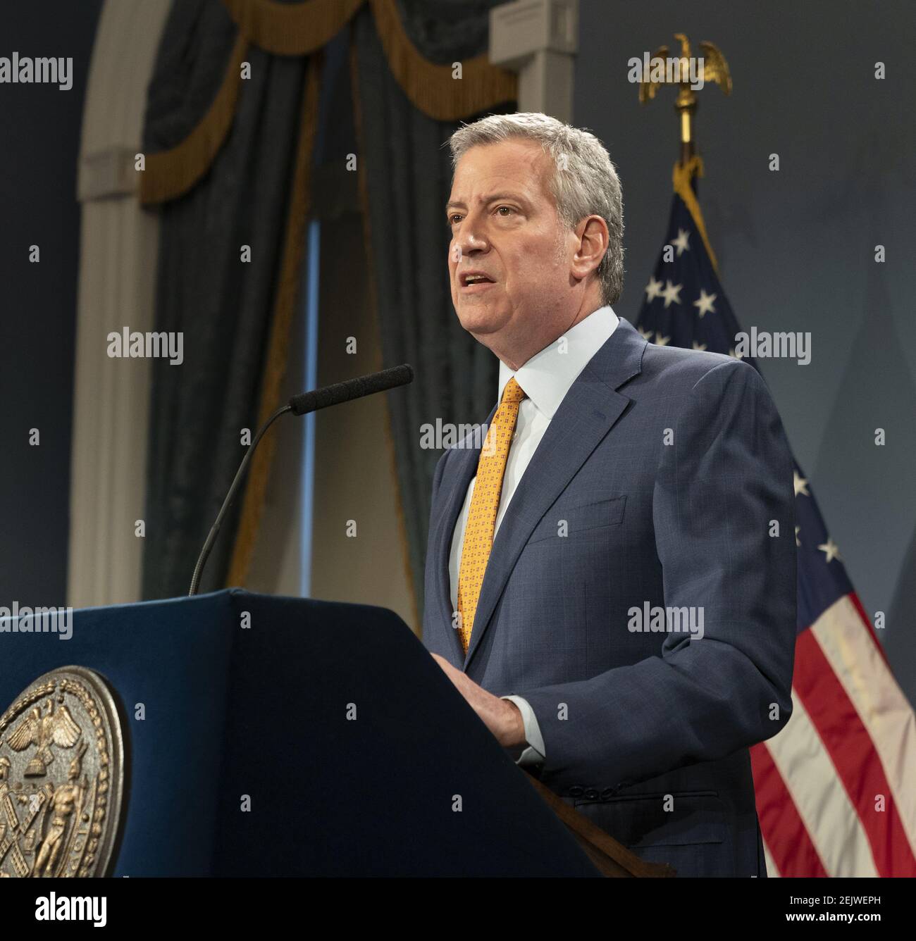NYC Mayor Bill de Blasio announces of closing all public schools ...