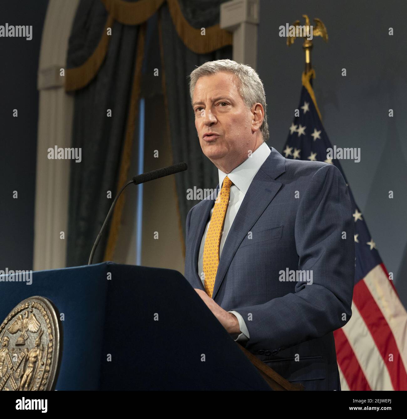 NYC Mayor Bill de Blasio announces of closing all public schools ...