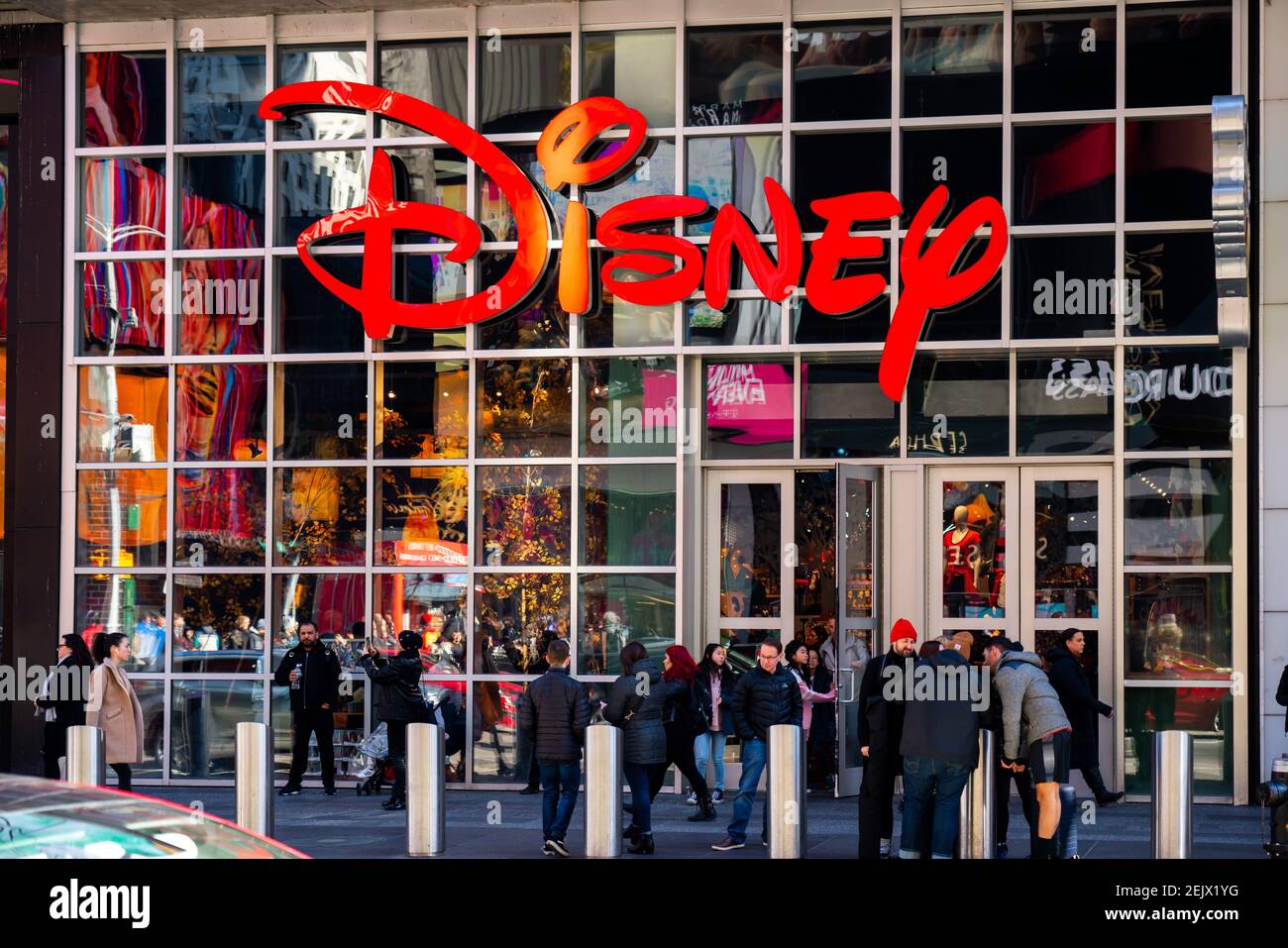 Pedestrians Walk Past An American Diversified Multinational Mass Media And Entertainment Conglomerate The Walt Disney Company Store In Midtown Manhattan Photo By Alex Tai Sopa Images Sipa Usa Stock Photo Alamy