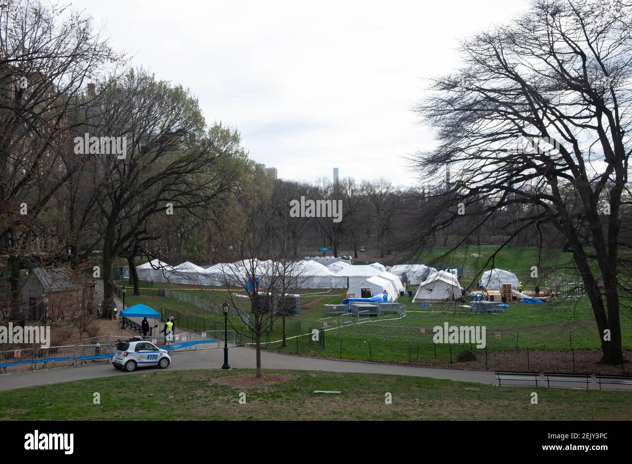 A temporary field hospital to treat covid-19 patients set up in Central ...