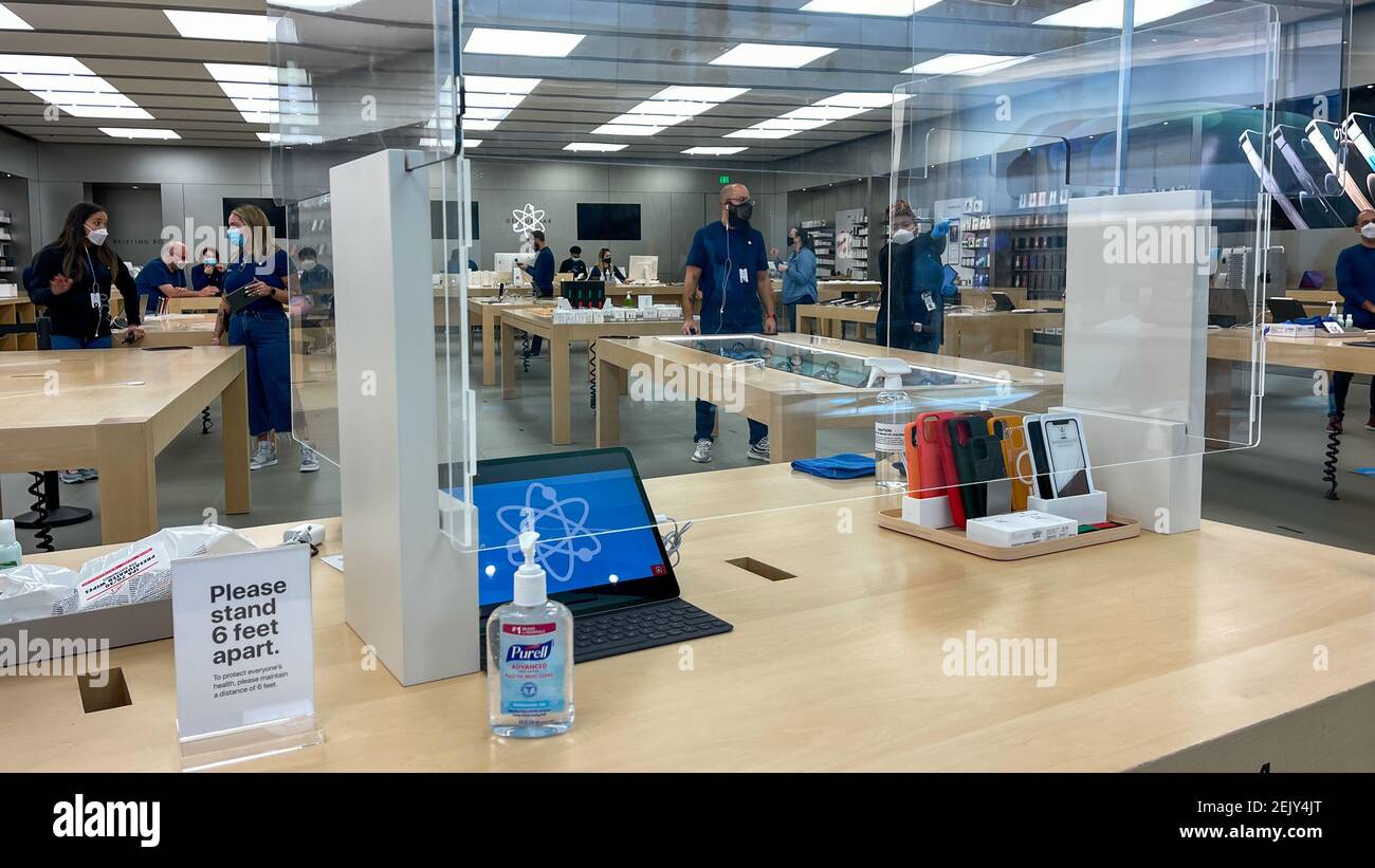 Orlando, FL USA - October 19, 2021: The interior of an Apple Store in  Orlando, Florida Stock Photo - Alamy