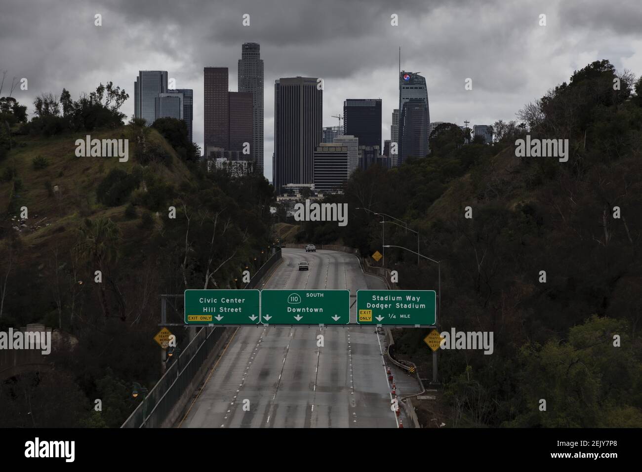 Los Angeles area freeways remain near empty due to Òstay at homeÓ orders by local authorities. Los Angeles is aggressively attempting to flatten itÕs curve of Covid-19 cases. 4/6/2020 Los Angeles, CA USA (Photo by Ted Soqui/SIPA USA)  Stock Photo