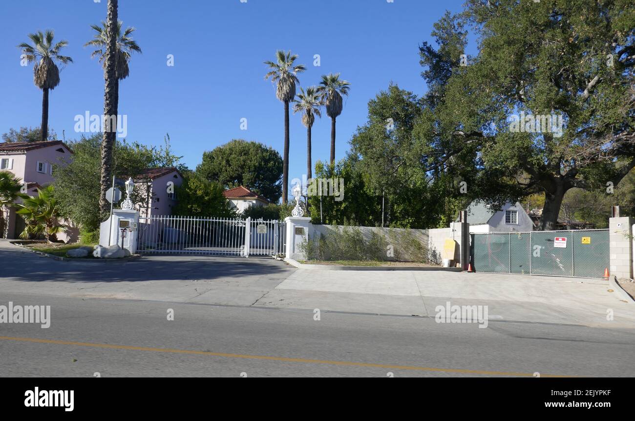 Los Angeles California Usa 22nd February 2021 A General View Of Atmosphere Of De Mille Drive And Laughlin Park Estates Entrance Where Angelina Jolie Owns Former Home Of Director Cecil B Demille