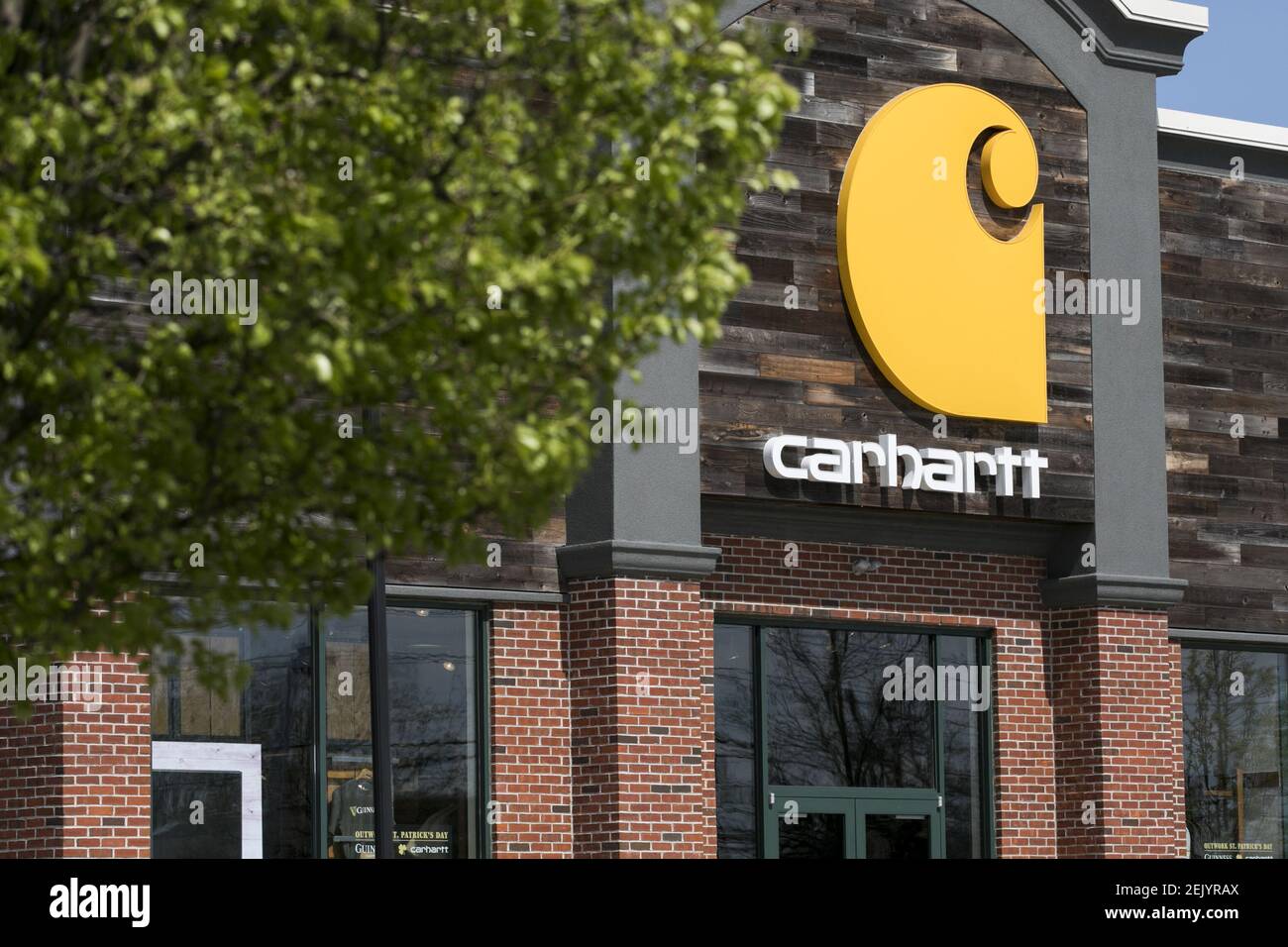 Carhartt hi-res stock photography and images - Alamy