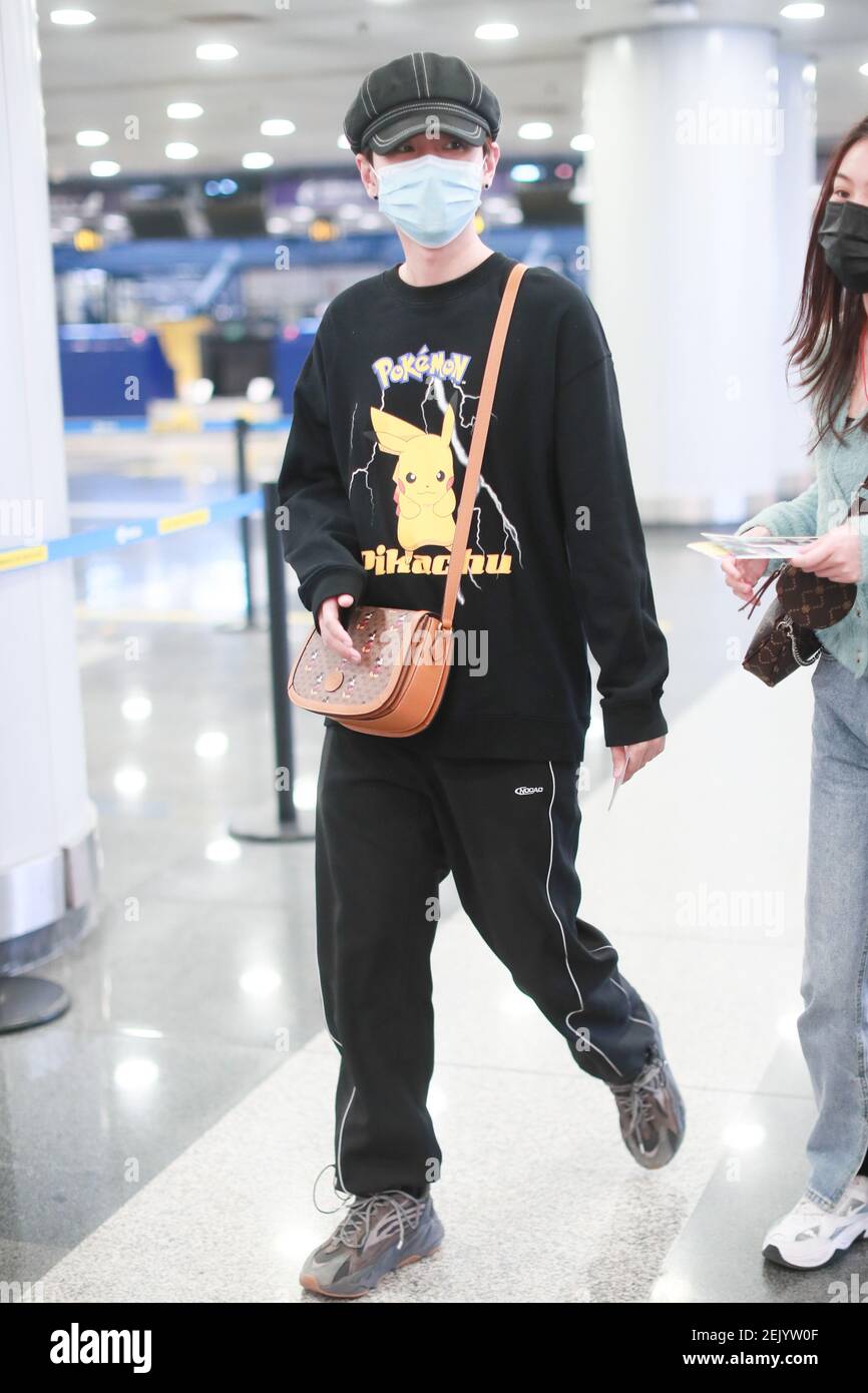 Chinese pop singer and songwriter Wang Sulong or Silence Wang arrives at a  Beijing airport before departure in Beijing, China, 14 April 2020. Bag:  Gucci (Photo by Stringer/ChinaImages/Sipa USA Stock Photo -
