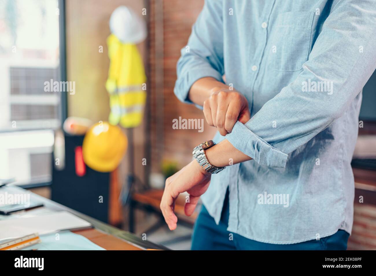 Roll Up Your Sleeves High Resolution Stock Photography and Images Alamy