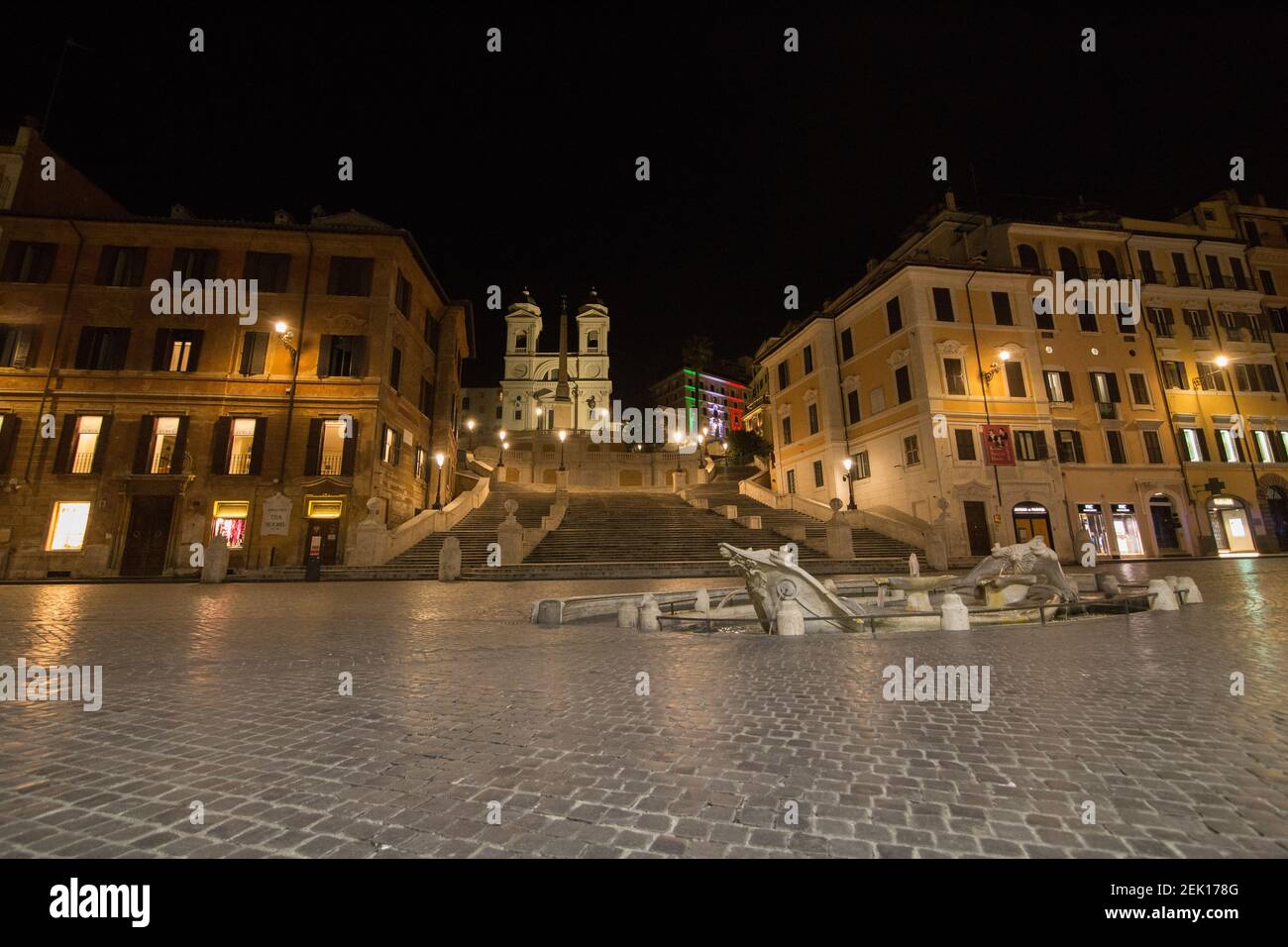 View of the Spanish Steps at night during the lockdown for Covid-19 ...