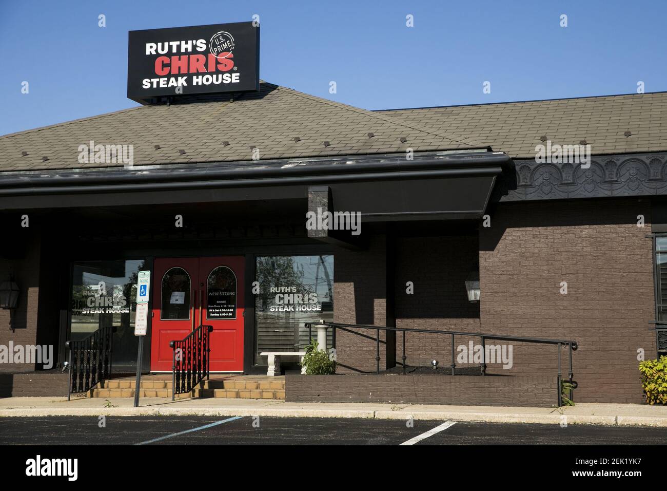 A logo sign outside of a Ruth's Chris Steak House restaurant location