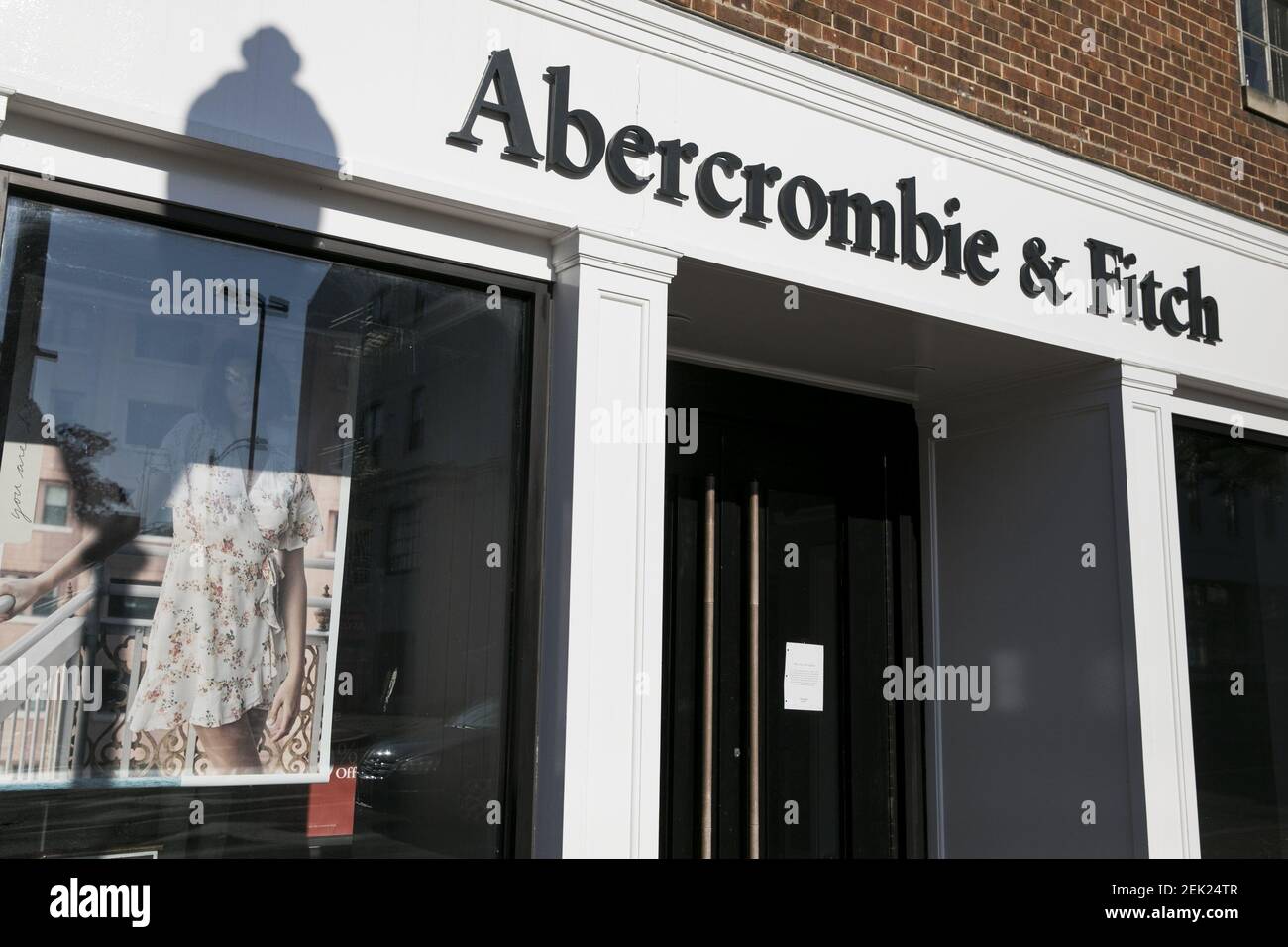 abercrombie and fitch store locator