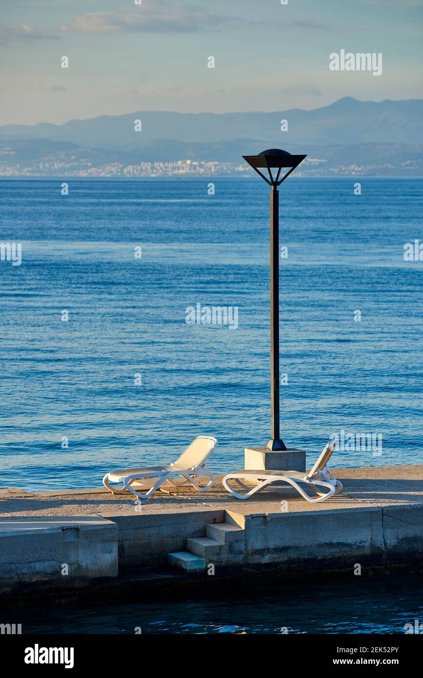 Liegestuhl High Resolution Stock Photography and Images - Alamy