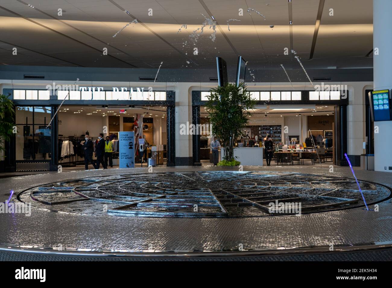 View Of The Water Feature At The LaGuardia Airport's Brand-new State-of ...