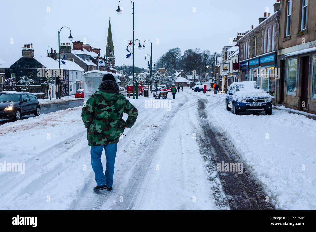 Scottish Borders town Biggar receives heavy snowfall with residents ...