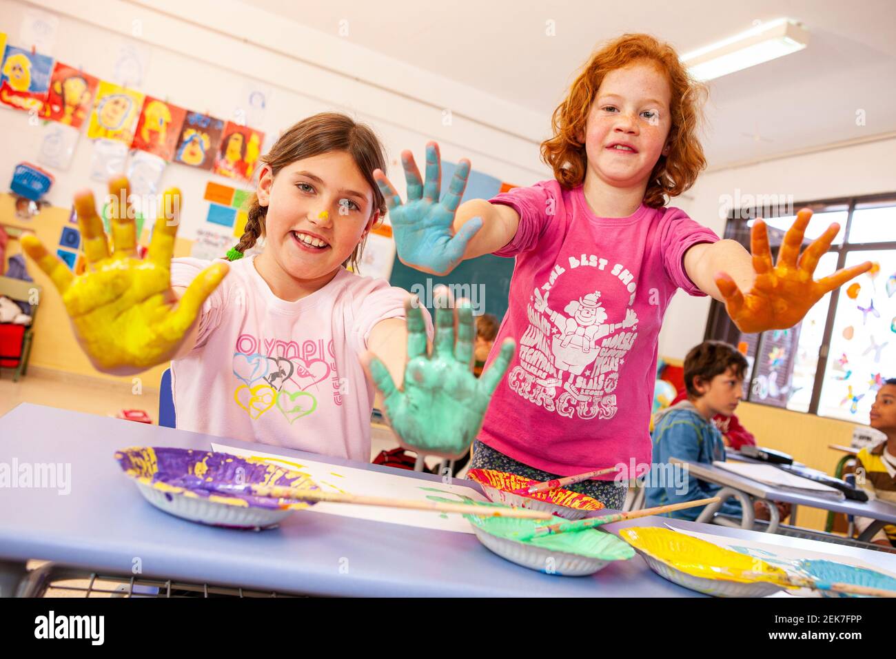 Art class in a school classroom Stock Photo Alamy