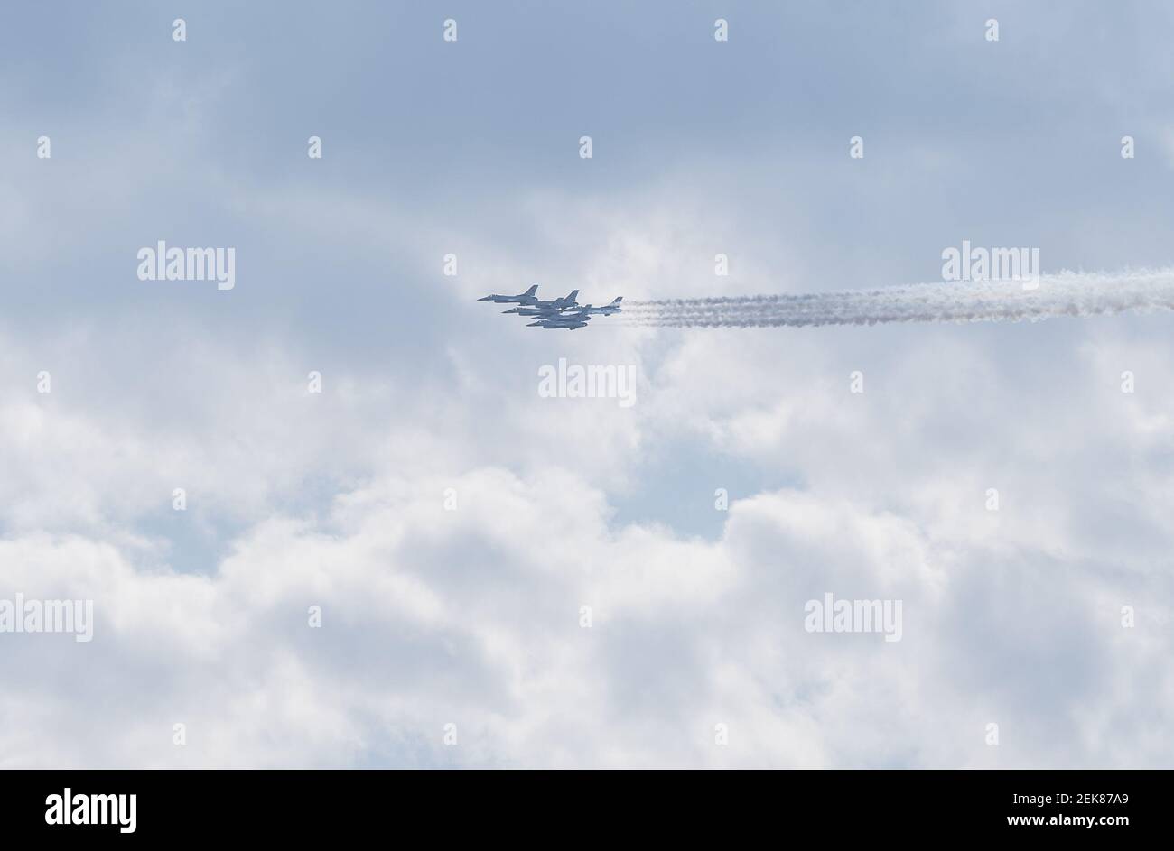 navy flyover july 4th