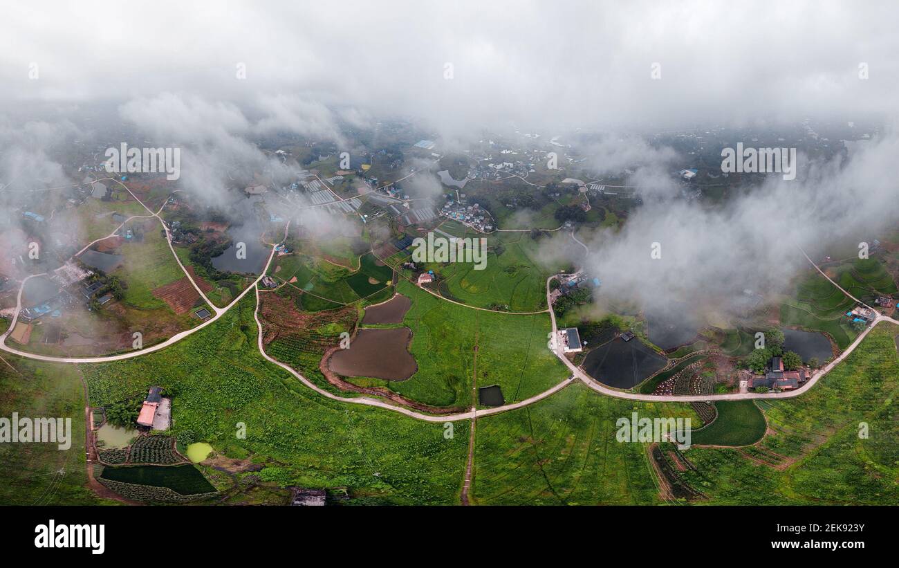 Sichuani œchina The Countryside Looks Green After A Rainstorm In Jiangjin Chongqing On July 6 Rain Washed The Dust Of The Countryside The Hand Is Accessible To Fresh Natural Smoky Beauty Layers Of