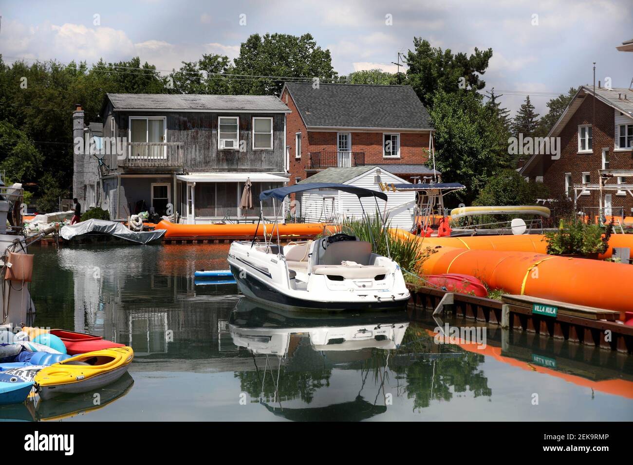 A Tiger dam on the canals is used to try and keep the rising waters off the back yards of homes in this area of Detroit, Michigan on July 14, 2020. Detroitflooding 071420 Es03 (Photo by Eric Seals/USA Today Network/Sipa USA) Stock Photo