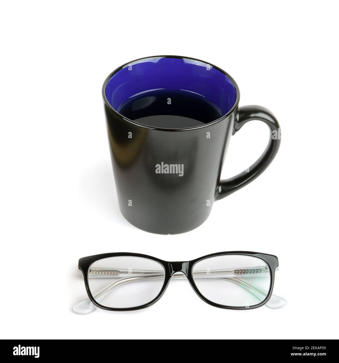 https://c8.alamy.com/comp/2EKAP3X/black-cup-with-coffee-and-glasses-isolated-on-white-background-2EKAP3X.jpg