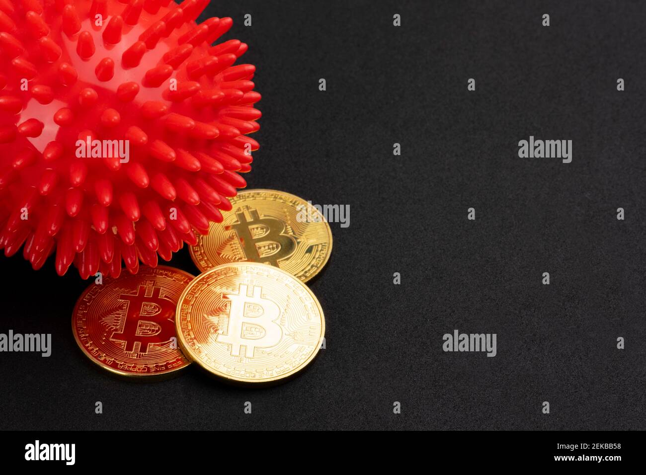 Bitcoin vs currency hi-res stock photography and images - Alamy