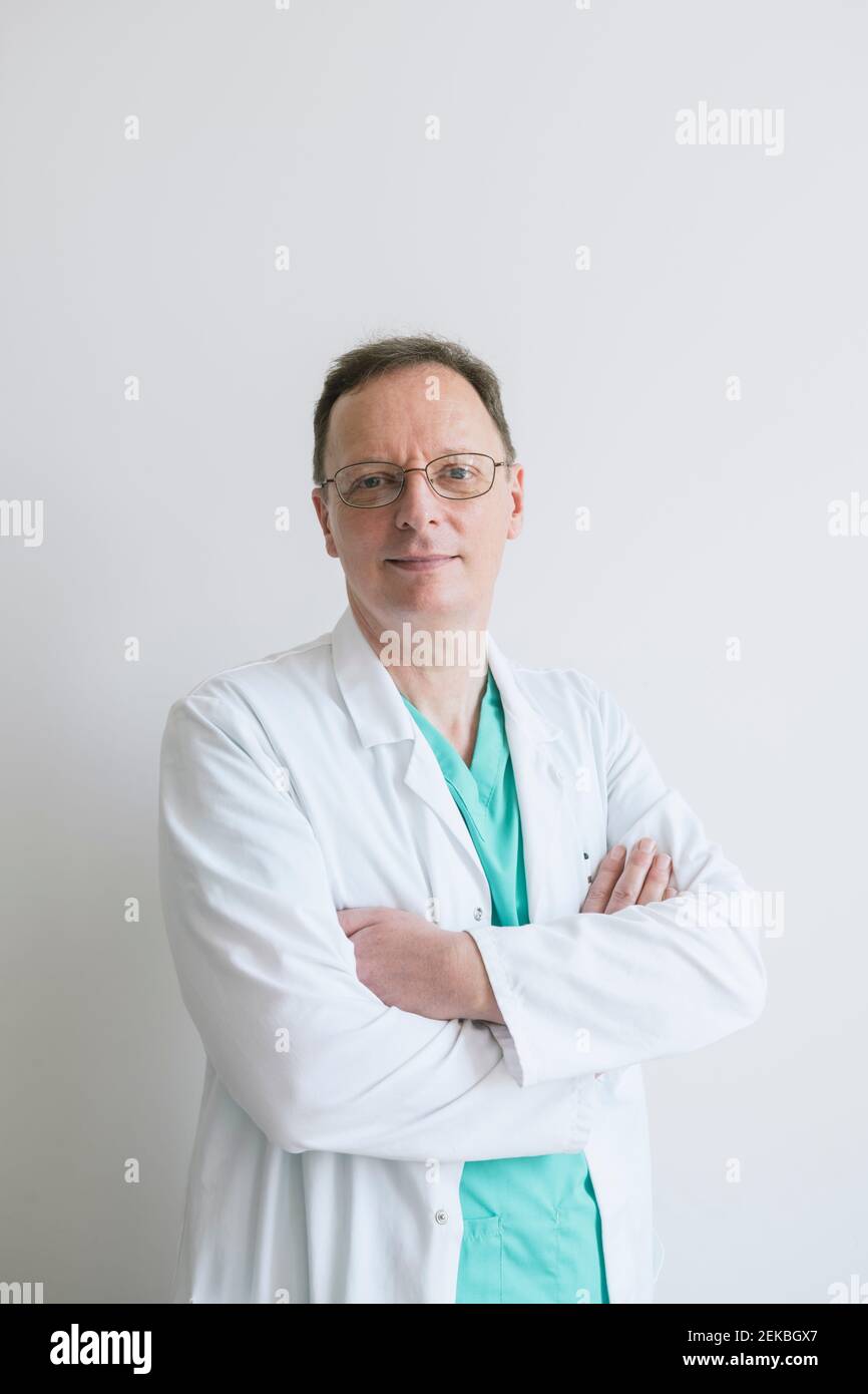 Doctor portrait in studio hi-res stock photography and images - Alamy