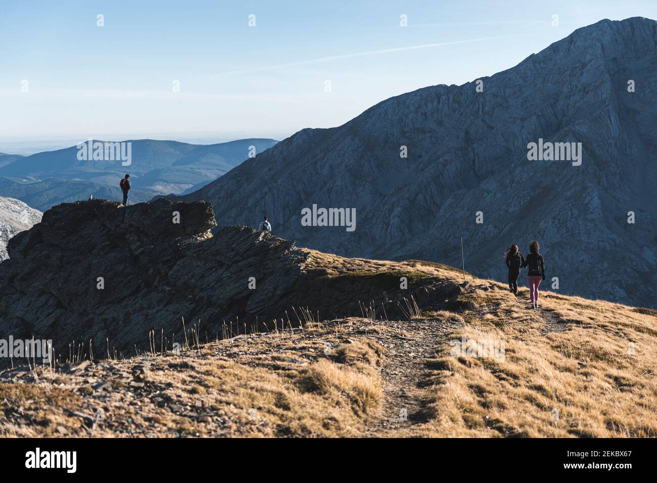 Female mountain hikers hi-res stock photography and images - Alamy