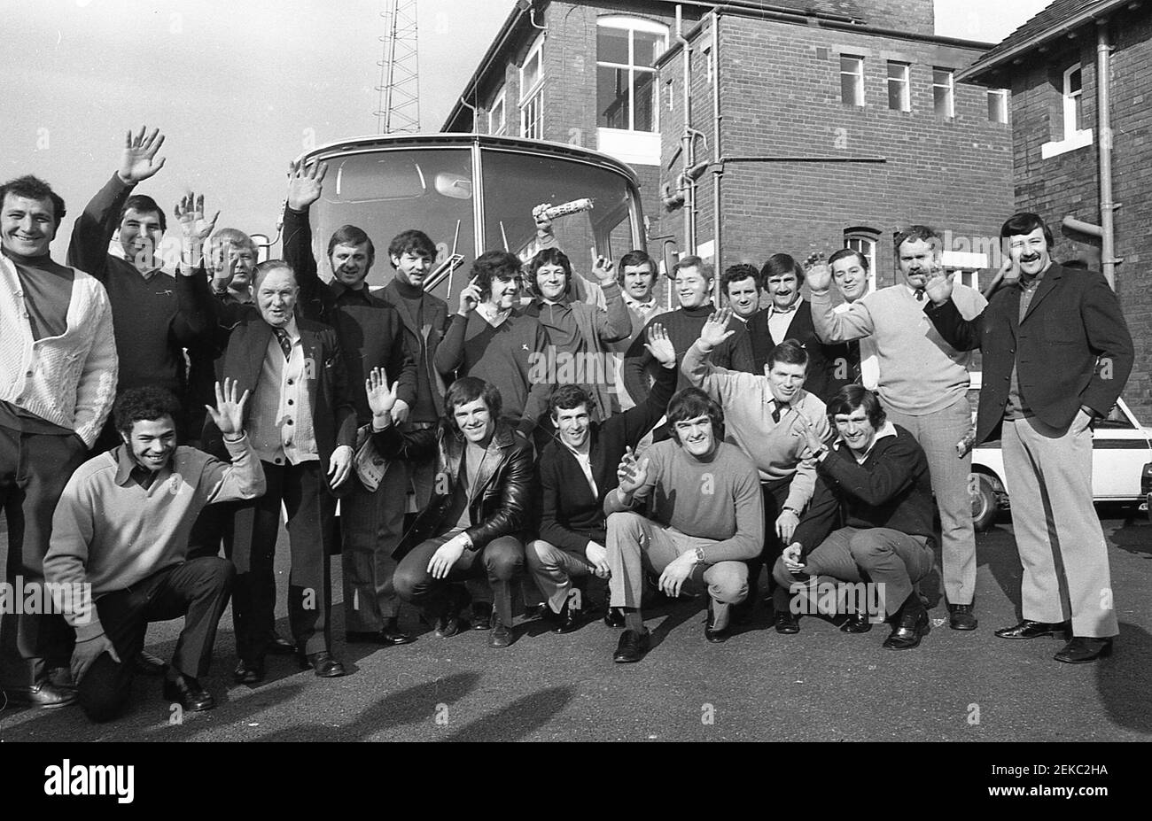 Leeds RL team leave for Wembley in 1972 Stock Photo