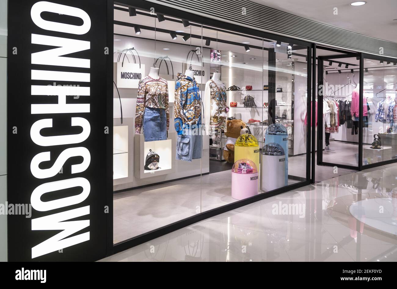 moschino usa shop