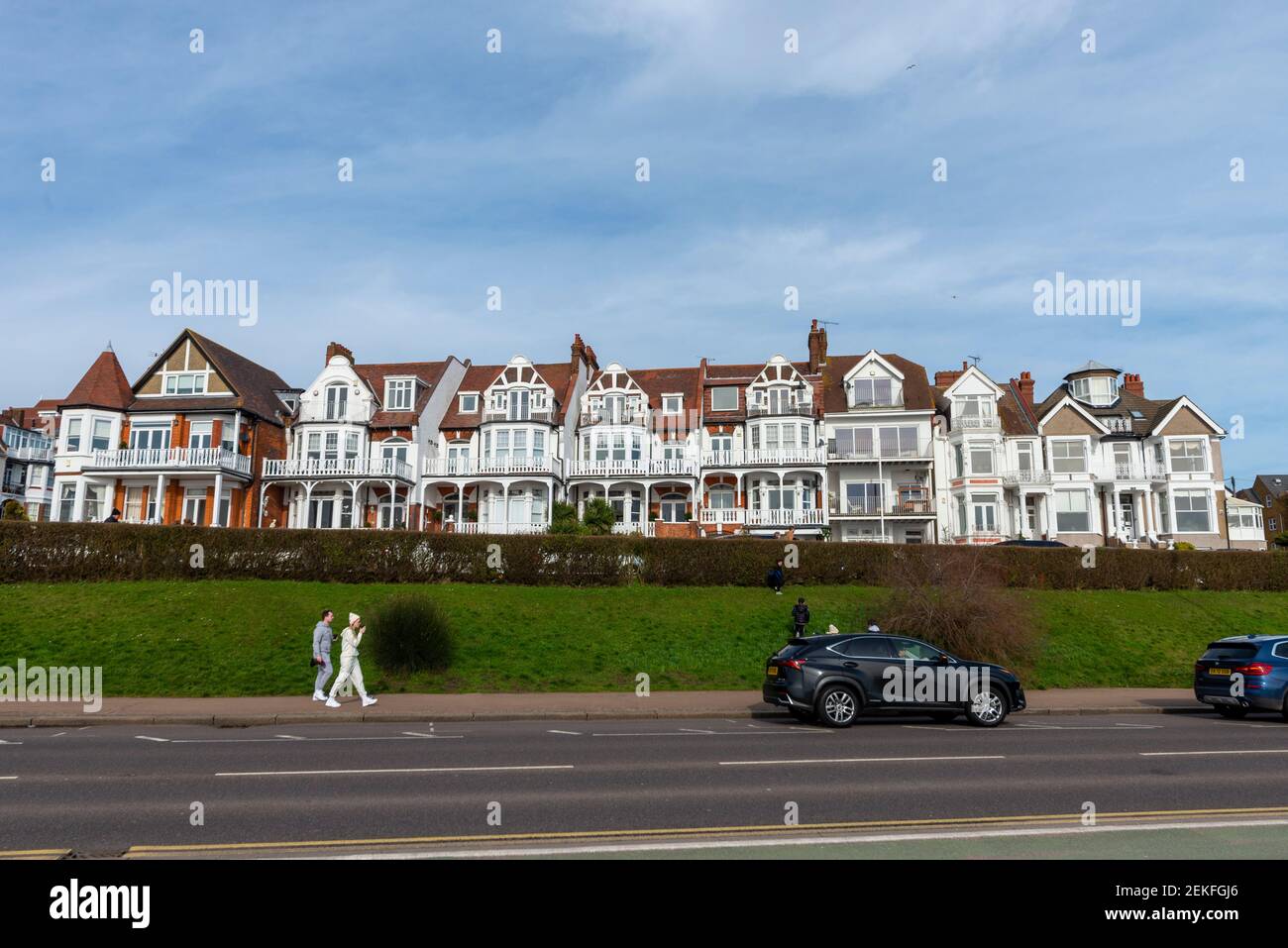 Historic properties in The Leas, Westcliff on Sea, Essex, UK, overlooking Western Esplanade with views over the Thames Estuary. Car parking Stock Photo