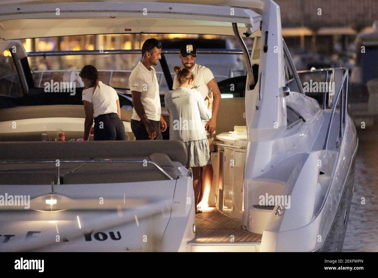 Exclusive The Red Devil S Star Choose Vilamoura In Algarve Portugal To Rest And Have Fun Before Returning To The Pitches Bruno Fernandes Went To A Boat Ride With His Pregnant Wife Ana
