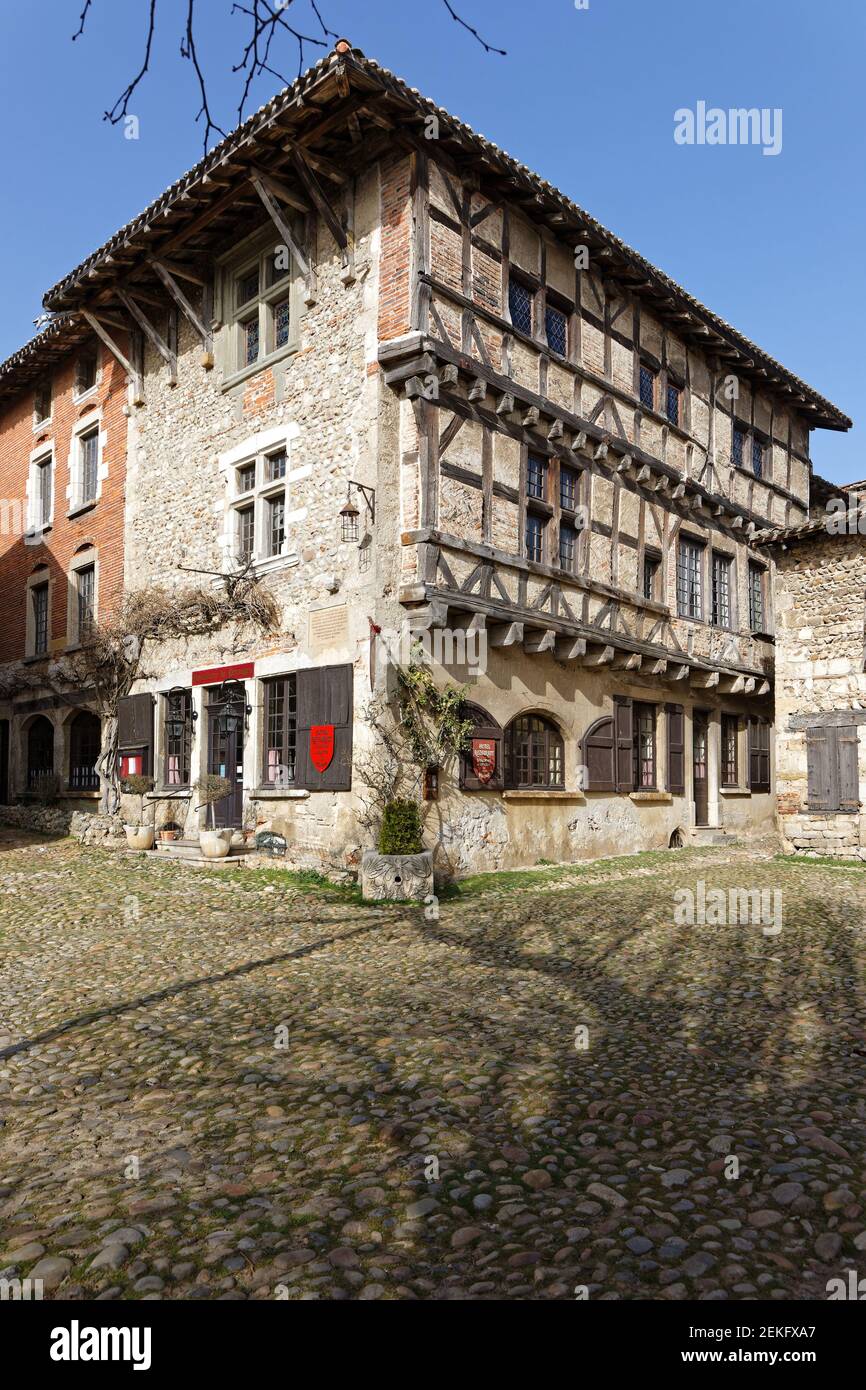 Perouges france hi-res stock photography and images - Alamy