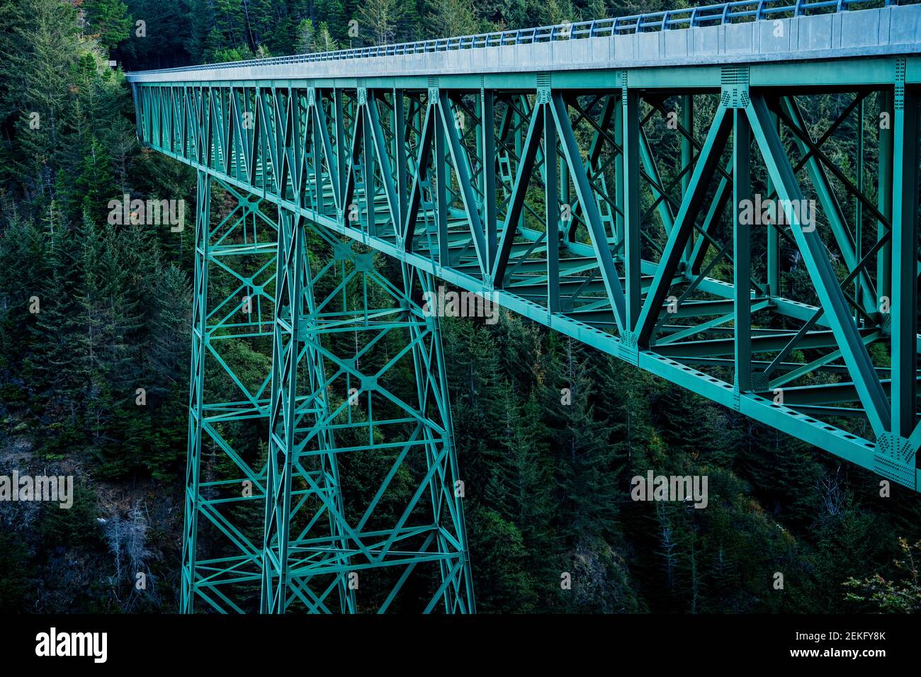 Metal construction of Thomas Creek Bridge, Samuel H. Boardman State Park, Brookings, Oregon, USA Stock Photo