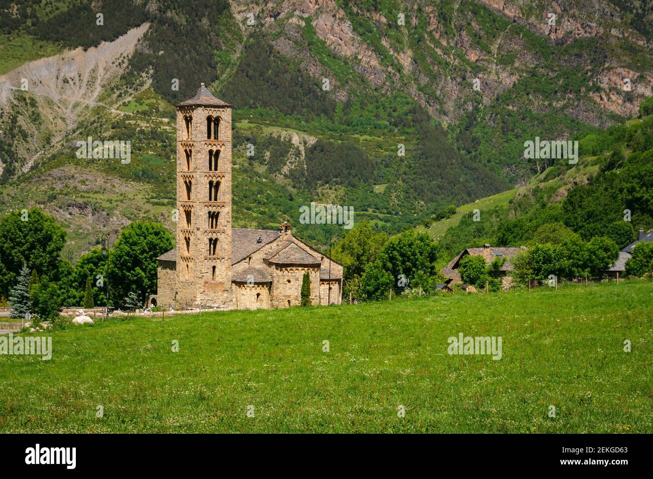Romanesque church of Sant Climent de Taüll in summer (Vall de Boí, Catalonia, Spain, Pyrenees) Stock Photo