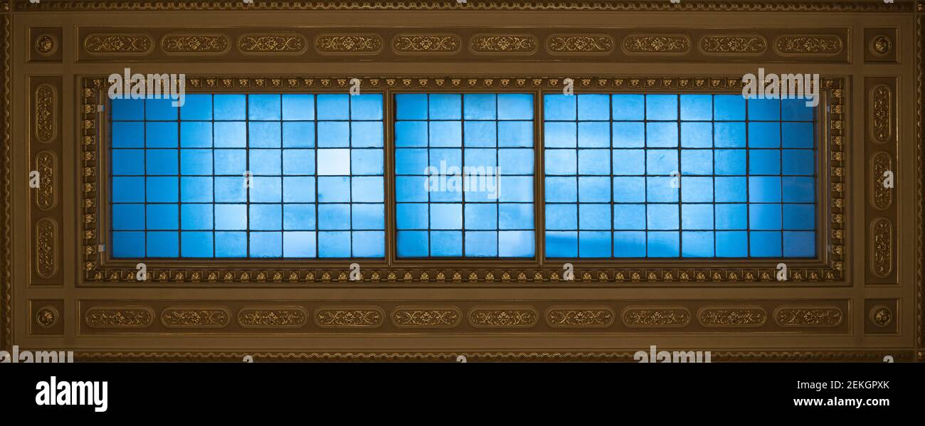 Skylight and ceiling hi-res stock photography and images - Alamy
