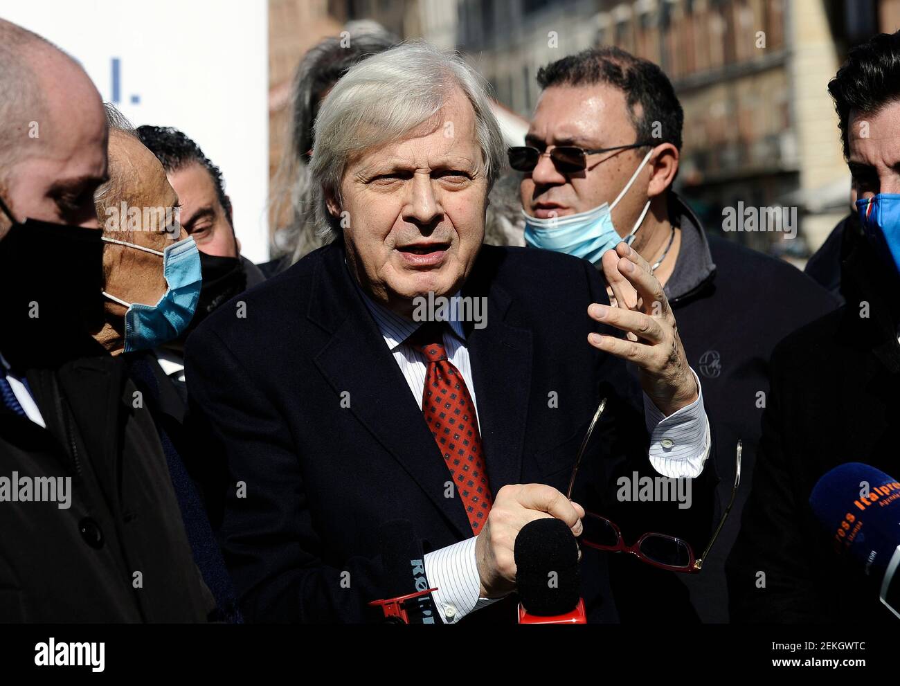 Vittorio Sgarbi High Resolution Stock Photography And Images Alamy