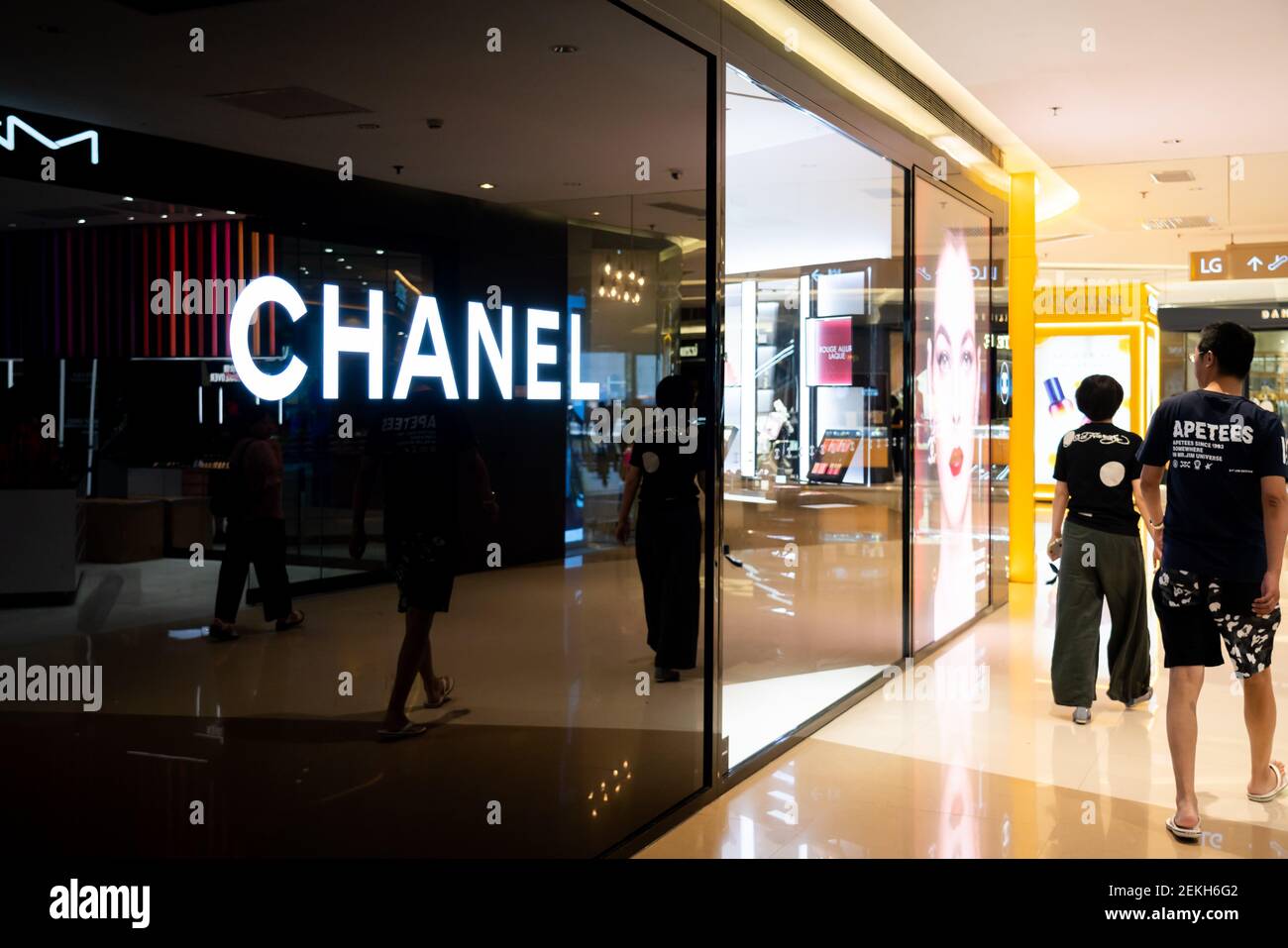 high street chanel tee