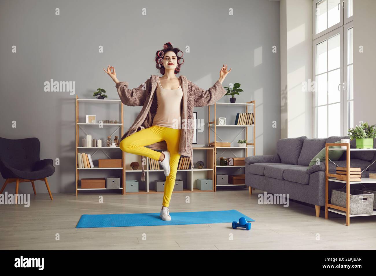 Doing tree pose hires stock photography and images Alamy